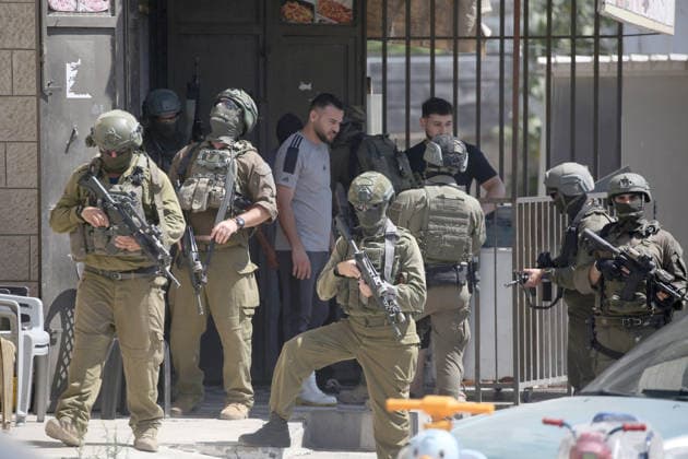 August 6, 2026, Nablus, Palestine: Israeli forces seen raiding shops, during a military operation in neighborhoods of the Askar refugee camp east of Nablus in the West Bank. The raid is part of a broader military campaign targeting refugee camps in the West Bank. The Israeli government has threatened to occupy refugee camps, in areas under the control of Palestinian President Mahmoud Abbas. Nablus Palestine - ZUMAs197 20260806_aaa_s197_098 Copyright: xNasserxishatyehx