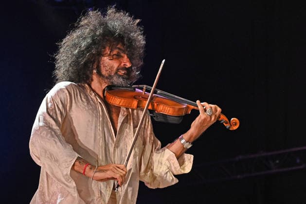 Ara Malikian performs in Sitges (Barcelona) before 2000 people - 06 Aug 2026 Violinist Ara Malikian seen during his performance at the Terramar CaixaBank Festival. Lebanese violinist Ara Malikian performed before 2000 people at the Terramar CaixaBank Festival in Sitges (Barcelona). Ara Malikian (Beirut, September 14, 1968) is a Lebanese violinist of Armenian descent based in Spain, considered one of the most virtuosic and original violinists of his generation. Sitges Spain Copyright: xRamonxCostax xSOPAxImagesx AraMalikianperformsinSitgesbefore2000people_Sitges_RamonCosta_August_6_2026 (5)