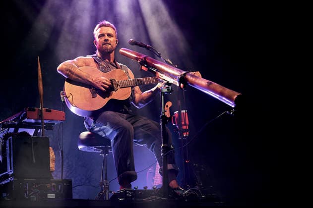 Xavier Rudd live beim 1. Openair Solothurn auf dem Schanzenplatz. Solothurn, 06.08.2026 *** Xavier Rudd live at 1 Openair Solothurn on Schanzenplatz in Solothurn, August 6, 2026 Foto:xP.xFrauchigerx xFuturexImagex ruud_6811