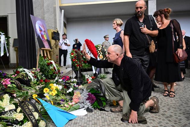 Last farewell to Czech artist Milan Knizak took place at the Strasnice Crematorium, in Prague, Czech Republic, on August 7, 2026. (CTKxPhoto MichalxKamaryt) CTKPhotoP2026080703151  CTKPhotoP2026080703151