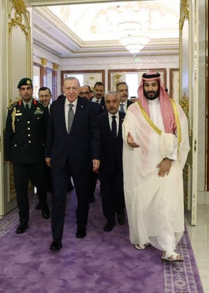 Turkish President Recep Tayyip Erdogan in Saudi Arabia MECCA, SAUDI ARABIA - AUGUST 7: (----EDITORIAL USE ONLY - MANDATORY CREDIT - TURKISH PRESIDENCY MURAT CETINMUHURDAR HANDOUT - NO MARKETING NO ADVERTISING CAMPAIGNS - DISTRIBUTED AS A SERVICE TO CLIENTS----) Turkish President Recep Tayyip Erdogan (C) meets with Saudi Crown Prince Mohammed bin Salman (R) during a working visit in Mecca, Saudi Arabia, on August 7, 2026. Turkish Presidency Murat Cetinmuhurdar Handout Anadolu Mecca Saudi Arabia. Editorial use only. Please get in touch for any other usage.  Copyright: x2026xAnadoluxTurkishxPresidencyx xMuratxCetinmuhurdarx xHandoutx