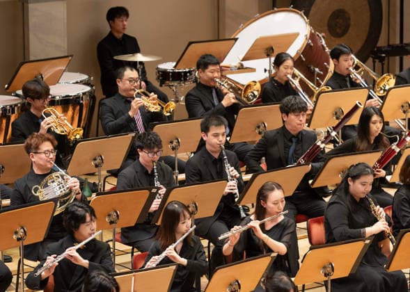 (260806) -- BERLIN, Aug. 6, 2026 -- Musicians from the Orchestra of the Zhejiang Conservatory of Music perform at the Konzerthaus Berlin in Berlin, Germany, Aug. 5, 2026. Orchestra of the Zhejiang Conservatory of Music took the stage on Wednesday at the Konzerthaus Berlin, delivered a captivating performance at the Young Euro Classic 2026. During its stay, the orchestra also staged a series of flash mob performances. (Kai Bienert Young Euro Classic Handout via Xinhua) GERMANY-BERLIN-CHINA-ORCHESTRA-PERFORMANCE ZhangxHaofu 