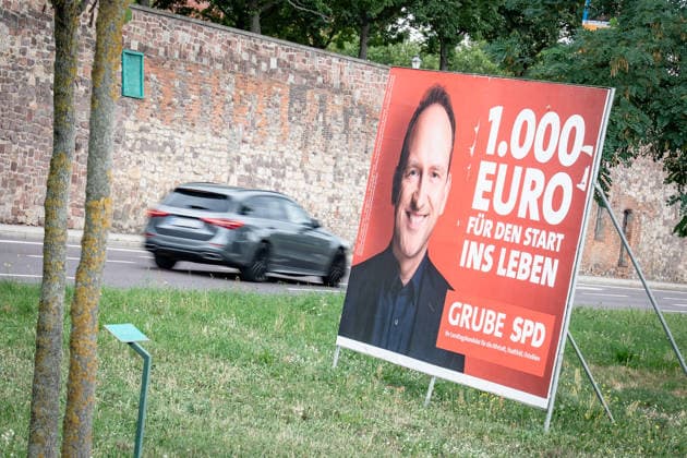 Wahlplakat der SPD mit dem Kandidaten Falko Grube;Wahlplakat zur Landtagswahl 2026 in Magdeburg, Sachsen-Anhalt, Magdeburg Sachsen-Anhalt Deutschland Magdeburg Innenstadt *** SPD campaign poster featuring candidate Falko Grube; campaign poster for the 2026 state election in Magdeburg, Saxony-Anhalt, Magdeburg, Saxony-Anhalt, Germany; Magdeburg city center