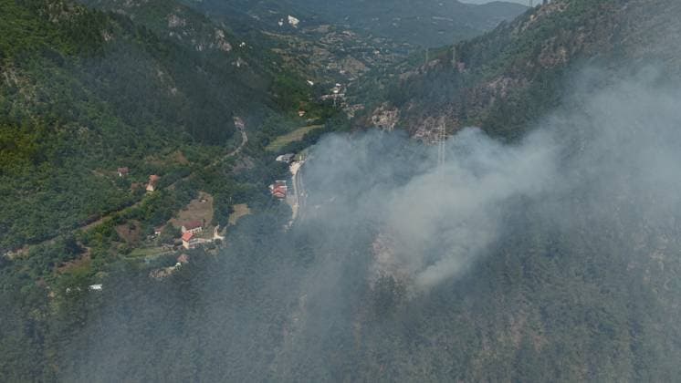 Wildfire in Konjic, Bosnia and Herzegovina KONJIC, BOSNIA AND HERZEGOVINA - AUGUST 07: Smoke rises from the forest area where wildfire broke out, in Konjic, Bosnia and Herzegovina on August 07, 2026. Elman Omic Anadolu Konjic Bosnia and Herzegovina. Editorial use only. Please get in touch for any other usage.  Copyright: x2026xAnadoluxElmanxOmicx