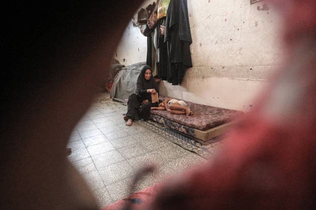 Displaced Palestinians Endure Summer Heat at UNRWA Shelters Displaced Palestinians stay at UNRWA shelters in the Nuseirat refugee camp, central Gaza Strip, on August 7, 2026, amid high temperatures and a lack of adequate ventilation, electricity and water. The shortages add to difficult humanitarian conditions for thousands of displaced people living in the shelters. Photo by Moiz Salhi apaimages Nusairat Gaza Strip Palestinian Territory 070826_Nusairat_MS_00(14) Copyright: xapaimagesxMoizxSalhixx xapaimagesx