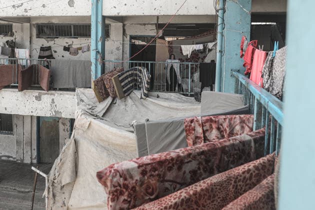 Displaced Palestinians Endure Summer Heat at UNRWA Shelters Displaced Palestinians stay at UNRWA shelters in the Nuseirat refugee camp, central Gaza Strip, on August 7, 2026, amid high temperatures and a lack of adequate ventilation, electricity and water. The shortages add to difficult humanitarian conditions for thousands of displaced people living in the shelters. Photo by Moiz Salhi apaimages Nusairat Gaza Strip Palestinian Territory 070826_Nusairat_MS_00(16) Copyright: xapaimagesxMoizxSalhixx xapaimagesx