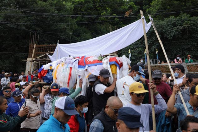 Funeral Held For Record Holding Nepali Climber Pur Bahadur Gurung- -Yukta- Killed In Broad Peak Avalanche With Honors Families and relatives carry the body of Nepali mountaineer Pur Bahadur Gurung (Yukta) for cremation in Kathmandu, Nepal, on August 7, 2026. The cremation took place at Swayambhu in the presence of family members, relatives, Home Minister Sudan Gurung, Nepali Congress President Gagan Thapa, members of the mountaineering community and well-wishers. The funeral was led by shamans who performed rituals after circumnavigating the Swayambhunath Stupa, a UNESCO World Heritage Site and a pilgrimage site for Buddhists. Gurung was one of five Nepali climbers who died in an avalanche on Pakistan s 8,047-metre Broad Peak. His body was  Copyright: xSubaasxShresthax originalFilename: shrestha-funeralh260807_npS70.jpg
