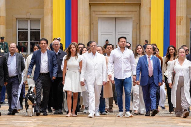 News Bilder des Tages Outgoing President of Colombia Petro leaves the presidential palace on his final day in Bogota BOGOTA, COLOMBIA - AUGUST 07: (––EDITORIAL USE ONLY – MANDATORY CREDIT – COLOMBIA PRESIDENCY OFFICE HANDOUT – NO MARKETING, NO ADVERTISING CAMPAIGNS – DISTRIBUTED AS A SERVICE TO CLIENTS––) Outgoing President of Colombia Gustavo Petro leaves the Casa de Narino presidential palace on his final day in office in Bogota, Colombia, on August 07, 2026. Petro, a left-wing leader and head of the governing Pacto Historico coalition, refused to recognize the victory of right-wing candidate Abelardo de la Espriella following the June 21 presidential election, citing alleged irregularities despite official certification. De la Espriella, a right-wing cand  Copyright: x2026xAnadoluxColombiaxPresidencyxOfficex xHandoutx