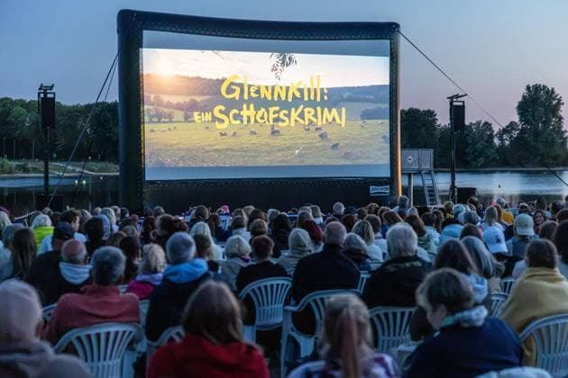 Sommerkino Auesee ** NUR FÜR REDAKTIONELLE ZWECKE ** EDITORIAL USE ONLY **<p>Das Sommerkino findet am Freitag, den 07.08.2026 auf einer mobilen Leinwand am Auesee in Wesel statt. Deutschland NRW Wesel Copyright: ErwinxPottgiesser *** Auesee Summer Movie Theater ** FOR EDITORIAL USE ONLY ** EDITORIAL USE ONLY ** p The Summer Cinema will take place on Friday, August 7, 2026, on a mobile screen at Auesee in Wesel, Germany (North Rhine-Westphalia, Wesel). Copyright ErwinxPottgiesser Copyright: ErwinxPottgiesser doc87272lm12rl16z53maiw ,EDITORIAL USE ONLY