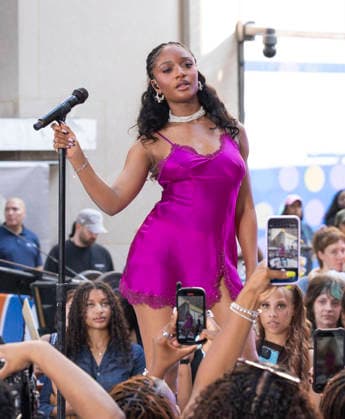 August 7, 2026, New York, Ny, United States: Ayra Starr performs at The Today Show 2026 Citi Concert Series. Held at Rockefeller Plaza in New York. Zuma Press August 7, 2026. New York United States - ZUMAp281 20260807_zea_p281_011 Copyright: xPhotoxImagexPressx
