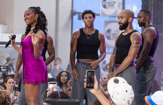 August 7, 2026, New York, Ny, United States: Ayra Starr performs at The Today Show 2026 Citi Concert Series. Held at Rockefeller Plaza in New York. Zuma Press August 7, 2026. New York United States - ZUMAp281 20260807_zea_p281_012 Copyright: xPhotoxImagexPressx