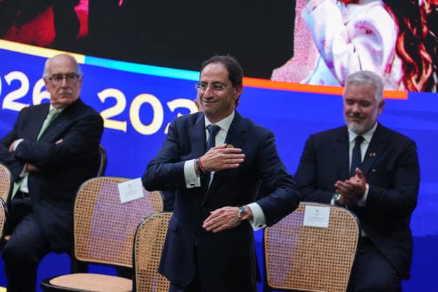 (260807) -- CALI(COLOMBIA), Aug. 7, 2026 -- Colombia s Vice President-elect Jose Manuel Restrepo salutes during the new president s inauguration ceremony of Abelardo de la Espriella in Cali, Colombia, Aug. 7, 2026. Abelardo de la Espriella was sworn in as Colombia s new president on Friday in Cali, officially beginning his four-year term in office. (Photo by Xinhua) COLOMBIA-CALI-NEW PRESIDENT-INAUGURATION AndresxMoreno 