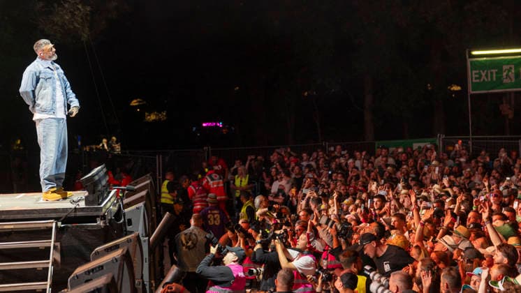 Sido performt auf der Bühne beim Taubertal-Festival 2026 in Rothenburg ob der Tauber, Deutschland, am 7. August 2026. *** Sido performs on stage at the Taubertal Festival 2026 in Rothenburg ob der Tauber, Germany, on August 7, 2026 Copyright: HMBxMedia xHeikoxBecker