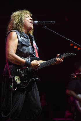 Rosana performs at a live concert in Sitges, Spain - 7 Aug 2026 Spanish singer-songwriter, Rosana Arbelo Gopar aka Rosana Arbelo or simply Rosana, performs during a live concert at Terramar Festival CaixaBank in Sitges. Sitges Spain Copyright: xRamonxCostax xSOPAxImagesx RosanaperformsinSitgesSpain_RamonCosta_August_7_2026 (11)