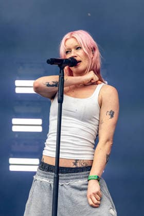 August 7, 2026, San Francisco, California, USA: RHIAN TEASDALE of English rock band Wet Leg during Outside Lands Music Festival in San Francisco, California San Francisco USA  - ZUMAs135 20260807_zap_s135_104 Copyright: xDanielxDeSloverx