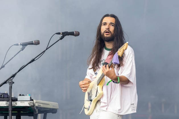 August 7, 2026, San Francisco, California, USA: JOSH MOBARAKI of English rock band Wet Leg during Outside Lands Music Festival in San Francisco, California San Francisco USA  - ZUMAs135 20260807_zap_s135_105 Copyright: xDanielxDeSloverx