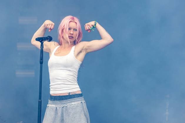 August 7, 2026, San Francisco, California, USA: RHIAN TEASDALE of English rock band Wet Leg during Outside Lands Music Festival in San Francisco, California San Francisco USA  - ZUMAs135 20260807_zap_s135_109 Copyright: xDanielxDeSloverx