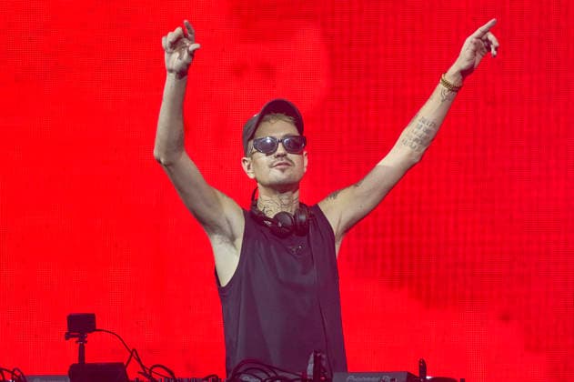 Robin Schulz live beim Sommerfestival 2026 in der Autostadt. Wolfsburg, 07.08.2026 *** Robin Schulz live at the 2026 Summer Festival at Autostadt Wolfsburg, August 7, 2026 Foto:xU.xStammx xFuturexImagex schulz_6812
