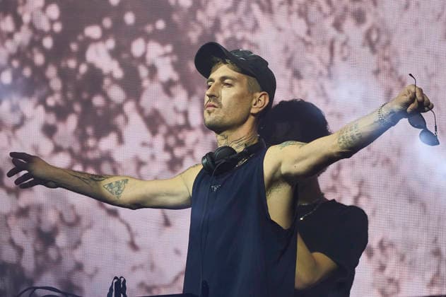 Robin Schulz live beim Sommerfestival 2026 in der Autostadt. Wolfsburg, 07.08.2026 *** Robin Schulz live at the 2026 Summer Festival at Autostadt Wolfsburg, August 7, 2026 Foto:xU.xStammx xFuturexImagex schulz_6814