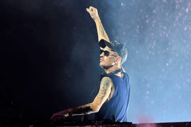 Robin Schulz live beim Sommerfestival 2026 in der Autostadt. Wolfsburg, 07.08.2026 *** Robin Schulz live at the 2026 Summer Festival at Autostadt Wolfsburg, August 7, 2026 Foto:xU.xStammx xFuturexImagex schulz_6816