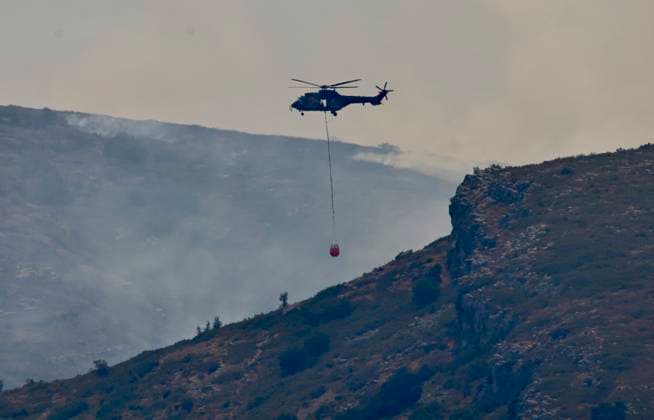 The forest fire in Tírig, Castellón, has been elevated to Level 2 under the PEIF A helicopter during efforts to extinguish a forest fire, on August 8, 2026, in Tírig, Castellón, Valencian Community, Spain. The fire in the Castellón municipality of Tírig, believed to have been caused by a lightning strike, has worsened in recent hours, forcing authorities to activate Level 2 of the Special Plan for Forest Fire Risk (PEIF) and to relocate the Advanced Command Post (PMA) there. The fire is located in a rugged area that is difficult to access by land, so aerial resources are carrying out the main firefighting efforts. AUGUST 8, 2026 FOREST FIRE Ángel Sá Tirig, Castellón, Valencian Community, Spain  Copyright: xÃngelxSanchezx 7706177