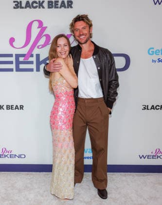 LAS VEGAS, NV - August 7, 2026 : ***HOUSE COVERAGE*** Leslie Mann and Adam Demos pictured at the Las Vegas World Premiere of Black Bear™s SPA WEEKEND at the BleauLive Theater at Fontainebleau Las Vegas in partnership with Getaways by Southwest in Las Vegas, NV on August 7, 2026. Copyright: xGDPxPhotos xMediaPunchx