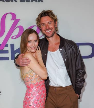 LAS VEGAS, NV - August 7, 2026 : ***HOUSE COVERAGE*** Leslie Mann and Adam Demos pictured at the Las Vegas World Premiere of Black Bear™s SPA WEEKEND at the BleauLive Theater at Fontainebleau Las Vegas in partnership with Getaways by Southwest in Las Vegas, NV on August 7, 2026. Copyright: xGDPxPhotos xMediaPunchx