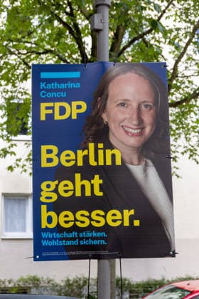 Wahl zum Abgeordnetenhaus, Wahlplakate in Berlin, 07.08.2026 Katharina Concu (FDP) Kommunalpolitikin in Tempelhof-Schöneberg - Wahlplakate der Parteien zur 20.Wahl des Abgeordnetenhauses von Berlin und den Bezirksverordnetenversammlungen, Berliner Stadtgebiet, Berlin, 07.8.26 Berlin Berliner Stadtgebiet Berlin Deutschland *** Berlin House of Representatives Election, Campaign Posters in Berlin, August 7, 2026 Katharina Concu, FDP local politician in Tempelhof-Schöneberg Election posters of the parties for the 20th election to the Berlin House of Representatives and the district councils, Berlin metropolitan area, Berlin, August 7, 2026, Berlin, Berlin metropolitan area, Berlin, Germany Copyright: xHolgerxMuchx