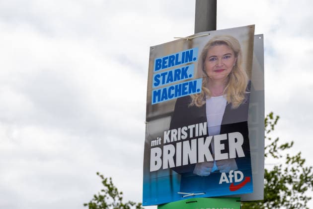 Wahl zum Abgeordnetenhaus, Wahlplakate in Berlin, 07.08.2026 Kristin Brinker (AfD) Kandidatin für das Amt des Regierenden Bürgermeisters von Berlin - Wahlplakate der Parteien zur 20.Wahl des Abgeordnetenhauses von Berlin und den Bezirksverordnetenversammlungen, Berliner Stadtgebiet, Berlin, 07.8.26 Berlin Berliner Stadtgebiet Berlin Deutschland *** Election to the House of Representatives, campaign posters in Berlin, August 7, 2026 Kristin Brinker, AfD candidate for the office of Governing Mayor of Berlin; election posters from the parties for the 20th election of the Berlin House of Representatives and the district assemblies; Berlin city area, Berlin, August 7, 2026 Berlin, Berlin metropolitan area, Berlin, Germany Copyright: xHolgerxMuchx