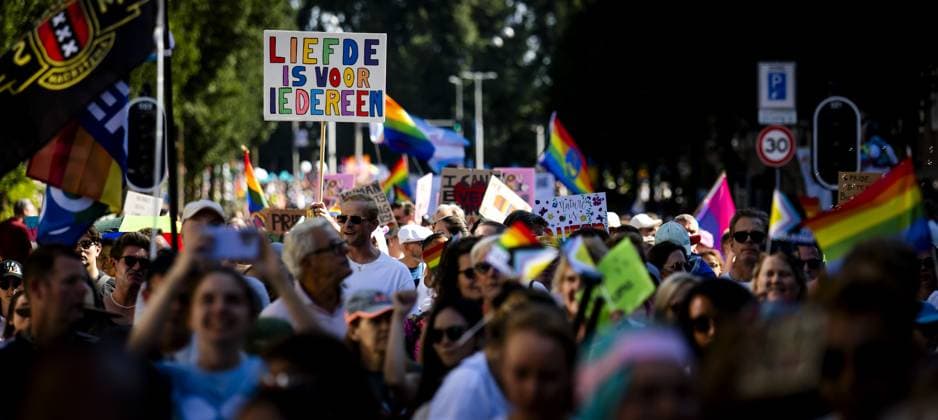 AMSTERDAM - Participants in the Pride March are walking towards Museumplein. The peaceful protest march marks the conclusion of WorldPride, which took place in Amsterdam this year. SEM VAN DER WAL ANP netherlands out - belgium out  Copyright: xx x565090223x originalFilename: 565090223.jpg
