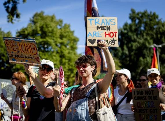 AMSTERDAM - Participants in the Pride March are walking towards Museumplein. The peaceful protest march marks the conclusion of WorldPride, which took place in Amsterdam this year. SEM VAN DER WAL ANP netherlands out - belgium out  Copyright: xx x565090388x originalFilename: 565090388.jpg