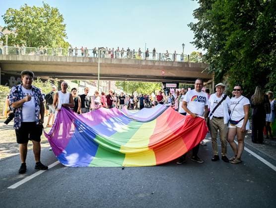 Ruhr Pride CSD ** NUR FÜR REDAKTIONELLE ZWECKE ** EDITORIAL USE ONLY **<p>Ruhr Pride CSD am Samstag, 8. August 2026 in Essen. Tausende nehmen an der Queeren Parade teil. Deutschland NRW Essen Copyright: VladimirxWegener *** Ruhr Pride CSD ** FOR EDITORIAL PURPOSES ONLY ** EDITORIAL USE ONLY ** p Ruhr Pride CSD on Saturday, August 8, 2026, in Essen Thousands take part in the Queer Parade Germany North Rhine-Westphalia Essen Copyright VladimirxWegener Copyright: VladimirxWegener doc872la2wmfep1me1og1cmm ,EDITORIAL USE ONLY