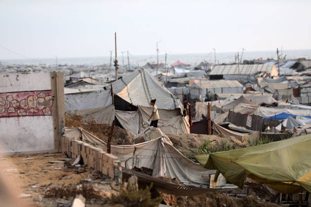 Displaced Palestinians endure harsh conditions in Gaza City beach tents Displaced Palestinians struggle to continue their daily lives inside deteriorating tents crowded along the beach in Gaza City, on August 7, 2026. Families face harsh living conditions amid prolonged displacement and the war. Photo by Bilal Osama apaimages Gaza city Gaza Strip Palestinian Territory 080826_Gaza_BO_03(40) Copyright: xapaimagesxBilalxOsamax xapaimagesx