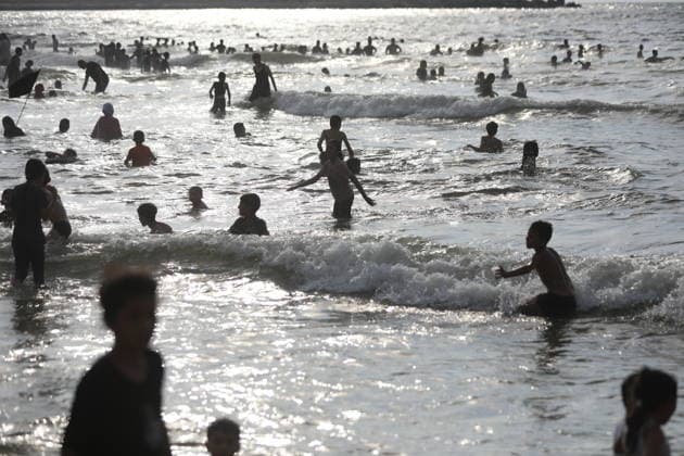 Palestinian families seek respite from summer heat on Gaza beach Palestinian families gather on the beach in Gaza City to escape the summer heat and spend time by the sea, as tents sheltering displaced Palestinians line the coast, on August 8, 2026. Residents seek moments of rest amid difficult living conditions caused by the war. Photo by Bilal Osama apaimages Gaza city Gaza Strip Palestinian Territory 080826_Gaza_BO_02(24) Copyright: xapaimagesxBilalxOsamax xapaimagesx