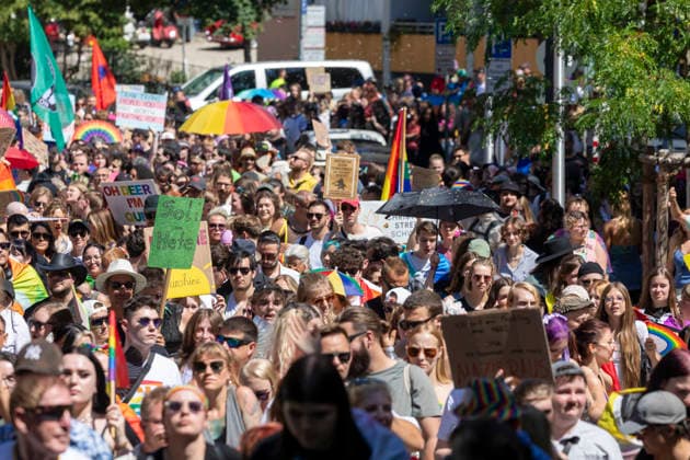 Reportage 08.08.2026 Die Demo zum CSD 2026 in Nürnberg am Samstag durch die Nürnberger Innenstadt, Motto: Nürnberg Liebt!, Die Teilnehmenden des CSD 2026 Nürnberg Bayern Deutschland *** Report, August 8, 2026: The 2026 CSD parade in Nuremberg on Saturday through downtown Nuremberg, with the slogan Nuremberg Loves. Participants in the 2026 CSD in Nuremberg, Bavaria, Germany
