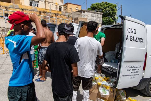 Migrants Remain in Makeshift Camps in Ceuta CEUTA, Spain August 8, 2026: Migrants who entered the Spanish North African enclave of Ceuta following the mass arrival on July 30 continue to sleep in makeshift camps across the city. Humanitarian organisations distribute food and essential supplies at the two main gathering points where many migrants are staying, while local residents provide shelter to others, including unaccompanied girls and families. Ceuta Spain Copyright: x xAntonioxSemperex xJNAxPressx