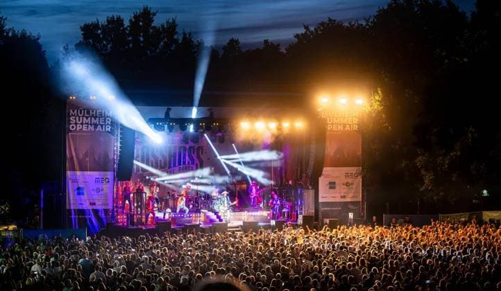 Summer Open Air in Mülheim an der Ruhr ** NUR FÜR REDAKTIONELLE ZWECKE ** EDITORIAL USE ONLY **<p>Insgesamt 5000 Menschen verfolgen am Samstagabend, 08.08.2026, den Auftritt der Band Boss Hoss und der Vorgruppe Rebel Tell beim Mülheim Summer Open Air auf der Wiese am Schloß Broich in Mülheim an der Ruhr. Deutschland NRW Mülheim an der Ruhr Copyright: MartinxMöller *** Summer Open Air in Mülheim an der Ruhr ** FOR EDITORIAL PURPOSES ONLY ** EDITORIAL USE ONLY ** p A total of 5,000 people watched on Saturday evening, August 8, 2026, the performance by the band Boss Hoss and the opening act Rebel Tell at the Mülheim Summer Open Air on the lawn at Broich Castle in Mülheim an der Ruhr, Germany, North Rhine-Westphalia (NRW), Mülheim an der Copyright: MartinxMöller doc872s7t08w90nluee1cqx ,EDITORIAL USE ONLY