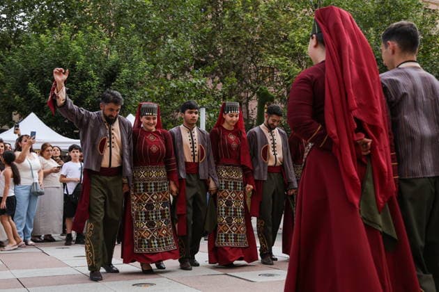 ARMENIA, YEREVAN - AUGUST 8, 2026: People in traditional clothes dance during the Siroooon Arm Fest festival celebrating Armenian culture, in Seasons Park. Alexander Patrin TASS  95915054