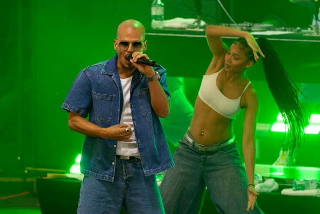 Culcha Candela live beim Monster Open Air im Amphitheater Hanau Culcha Candela live im Amphitheater Hanau, Auftritt von Culcha Candela beim Monster Open Air, Open-Air-Konzert am 8. August 2026 in Hanau, Konzertbeginn gegen 19:30 Uhr, Culcha Candela während des Live-Auftritts auf der Bühne, Musiker und Sänger während des Konzerts, Background-Tänzer und Background-Sänger während der Bühnenshow, Tanz- und Gesangseinlagen auf der Bühne, Live-Musik vor Publikum, Bühnenshow und Konzertatmosphäre im Amphitheater Hanau, Fans und Konzertbesucher während der Veranstaltung, gastronomisches Angebot mit Speisen und Getränken auf dem Veranstaltungsgelände, sommerliches Open-Air-Konzert in Hanau, Hessen, Deutschland. Hanau Main-Kinzig-Kreis