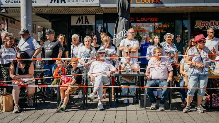 Cranger Kirmesumzug - Einen Tag nach dem dem Auftakt: Cranger Kirmesumzug durch die Stadt im Livestream bei der WAZ. Am 08.08.2026 in Herne ** NUR FÜR REDAKTIONELLE ZWECKE ** EDITORIAL USE ONLY **<p>Cranger Kirmesumzug - Einen Tag nach dem dem Auftakt: Cranger Kirmesumzug durch die Stadt im Livestream bei der WAZ. Am 08.08.2026 in Herne Herne Copyright: ChristophxJendral *** Cranger Kirmes Parade: One day after the kickoff, the Cranger Kirmes parade through the city will be livestreamed by the WAZ on August 8, 2026, in Herne ** FOR EDITORIAL USE ONLY ** EDITORIAL USE ONLY ** p Cranger Kirmes Parade One day after the kickoff, the Cranger Kirmes parade through the city was livestreamed by the WAZ on August 8, 2026, in Herne Herne Copyrig Copyright: ChristophxJendral doc872nimo535h65rqn112j ,EDITORIAL USE ONLY