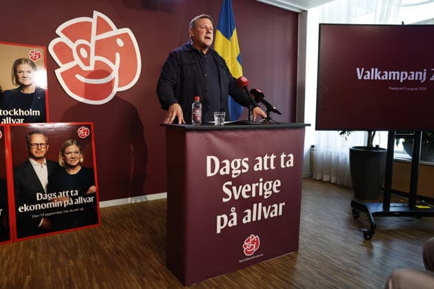 STOCKHOLM, SVERIGE 20260809 Socialdemokraternas partisekreterare Tobias Baudin (S) presenterar partiets valaffischer och kommande kampanjer vid en pressträff pa partihögkvarteret pa Sveavägen. STOCKHOLM SVERIGE x60160x *** STOCKHOLM, SWEDEN 20260809 Social Democratic Party Secretary Tobias Baudin (S) presents the party’s election posters and upcoming campaigns at a press conference at the party headquarters on Sveavägen, STOCKHOLM, SWEDEN x60160x  Copyright: xStefanxJerrevang TTx MAGDALENA ANDERSSON TALAR I STOCKHOLM 0pe4WF808xY