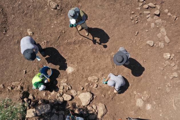 Archaeologists uncover traces of Neolithic period at Turkiye s Yogunburc site SANLIURFA, TURKIYE - AUGUST 9: Archaeologists conduct excavations at the Yogunburc archaeological site in Sanliurfa, Turkiye, on August 9, 2026. The team is carrying out archaeological work as part of the Turkish Ministry of Culture and Tourism s Tas Tepeler (Stone Hills) Project, uncovering traces dating back to the Neolithic period. Esber Ayaydin Anadolu Sanliurfa Turkey. Editorial use only. Please get in touch for any other usage.  Copyright: x2026xAnadoluxEsberxAyaydinx