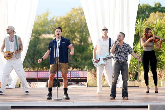Andreas Gabalier und Pietro Basile in der ZDF-Musikshow Die Giovanni Zarrella Show - Die große Sommerparty auf dem Mainzer Lerchenberg. Mainz, 08.08.2026 *** Andreas Gabalier and Pietro Basile on the ZDF music show *The Giovanni Zarrella Show: The Big Summer Party at Lerchenberg in Mainz*, Mainz, August 8, 2026 Foto:xAgenturxWehnertx xGränzdörferx xFuturexImagex zarrella_mainz_6832
