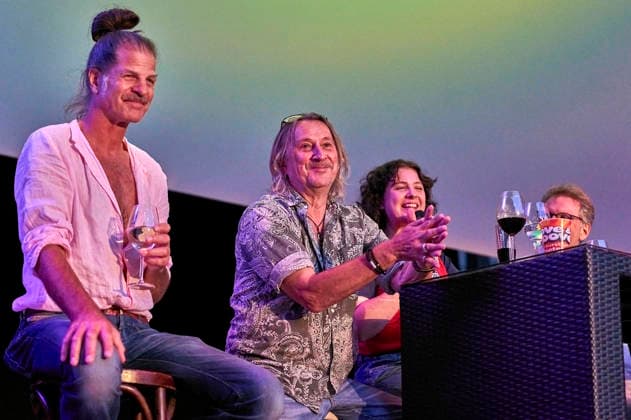 Philipp Feldtkeller, Dieter Thomas Kuhn, Juliane Sauter und Carsten Schuffert bei der Preview des Dokumentarfilms Und es war Sommer - Dieter Thomas Kuhn & Band beim Seh-Fest auf der Gilde Parkbühne. Hannover, 08.08.2026 *** Philipp Feldtkeller, Dieter Thomas Kuhn, Juliane Sauter, and Carsten Schuffert at the preview of the documentary *Und es war Sommer Dieter Thomas Kuhn Band* at the Seh Fest on the Gilde Parkbühne in Hanover, August 8, 2026 Foto:xU.xStammx xFuturexImagex sommer_6827