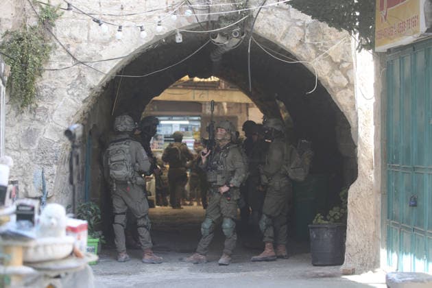 Israeli soldiers patrol Old City market in Nablus Armed Israeli soldiers patrol on foot through a market in the Old City of Nablus in the occupied West Bank, on August 9, 2026. The patrol takes place amid an Israeli security presence and heightened violence and tensions in the occupied Palestinian territories since the war in Gaza began in October 2023. Photo by Mohammed Nasser apaimages Nablus West Bank Palestinian Territory 090826_Nablus_MN_00(5) Copyright: xapaimagesxMohammedxNasserx xapaimagesx