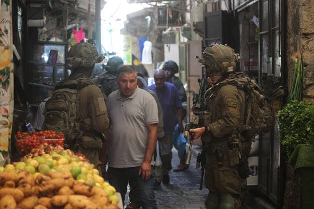 Israeli soldiers patrol Old City market in Nablus Armed Israeli soldiers patrol on foot through a market in the Old City of Nablus in the occupied West Bank, on August 9, 2026. The patrol takes place amid an Israeli security presence and heightened violence and tensions in the occupied Palestinian territories since the war in Gaza began in October 2023. Photo by Mohammed Nasser apaimages Nablus West Bank Palestinian Territory 090826_Nablus_MN_00(6) Copyright: xapaimagesxMohammedxNasserx xapaimagesx