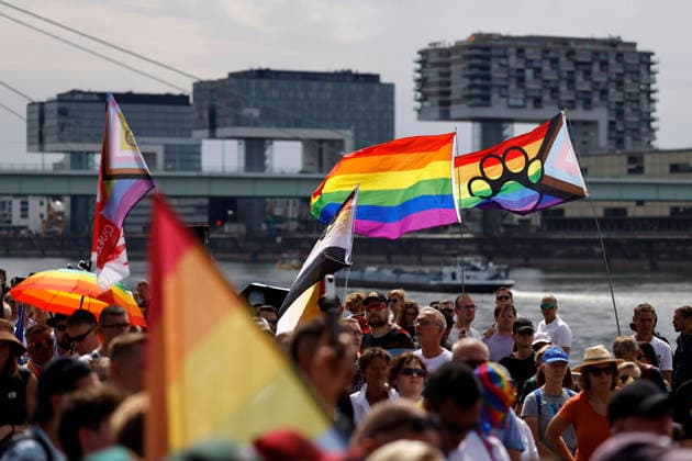 Impression vom Kölner Queer March unter dem Motto Köln zeigt Solidarität, Köln zeigt Haltung , eine Solidaritäts-Demonstration nach dem islamistischen Anschlag auf den CSD in Berlin. (Themenbild, Symbolbild) Köln, 09.08.2026 NRW Deutschland *** Scene from the Cologne Queer March under the slogan Cologne Shows Solidarity, Cologne Takes a Stand, a solidarity demonstration following the Islamist attack on the CSD in Berlin. Featured image, symbolic image. Cologne, August 9, 2026. North Rhine-Westphalia, Germany Copyright: xChristophxHardtx