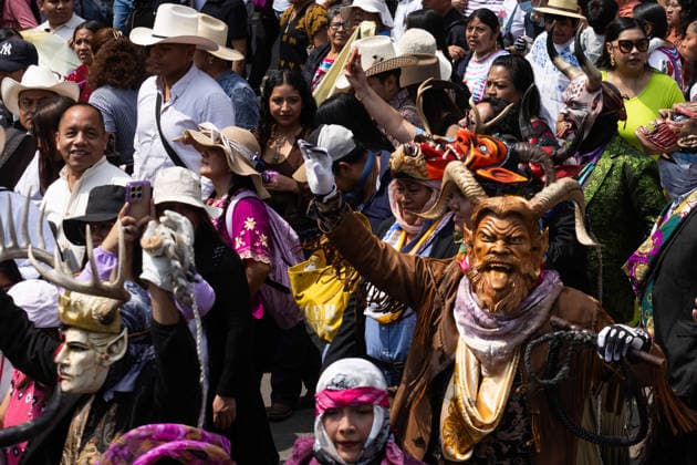 August 9, 2026, Mexico City, Mexico: The Mexico City government held the 17th Mega Calenda 2026, a cultural parade that traveled from the Angel of Independence along Paseo de la Reforma to the citys Zocalo, featuring participants in traditional clothing, dances and music, as part of International Indigenous Peoples Day and the 12th Festival of Indigenous Cultures, Indigenous Peoples and Native Neighborhoods of Mexico City. Mexico City Mexico - ZUMAl178 20260809_znp_l178_022 Copyright: xCristianxLeyvax