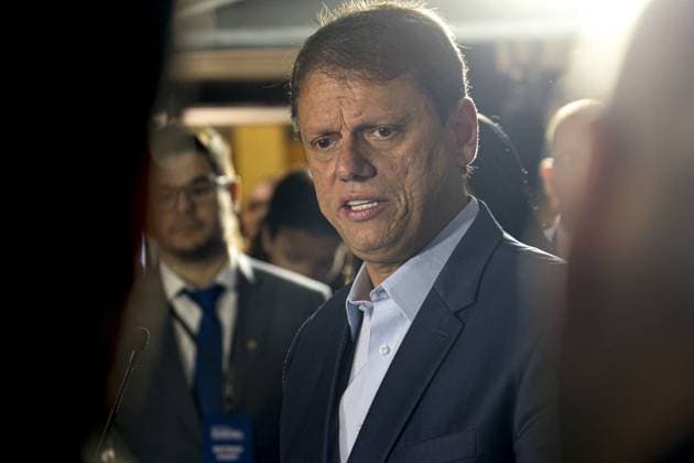 RECORD DATE NOT STATED Tarcisio de Freitas arrives at Band for debate on behalf of the Sao Paulo government. Sao Paulo (SP), 09 08 2026 2026 elections debate Band SP government The governor of Sao Paulo and candidate for re-election, Tarcisio de Freitas (Republicanos), arrives at Band headquarters alongside his wife Cristinne Freitas, this Sunday (9), to participate in the first debate between candidates for the government of Sao Paulo in the 2026 elections.(Foto: Leco Viana Thenews2 imago images) Tarcisio de Freitas arrives at Band for debate on behalf of the Sao Paulo government.  Copyright: xLecoxVianax