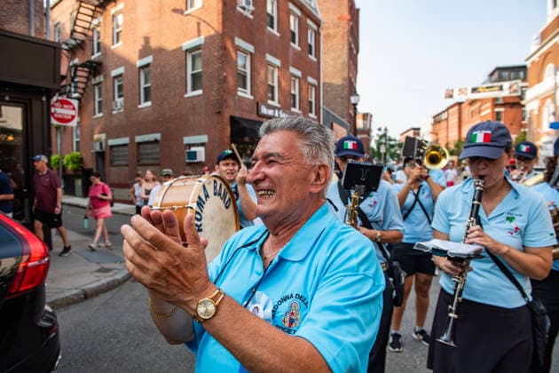 August 9, 2026, Boston, Massachusetts, USA: People clap their hands as others dance in the street during the Feast of the Madonna Della Cava in the North End of Boston, Massachusetts on August 9, 2026. Boston USA  - ZUMAp158 20260809_aap_p158_033 Copyright: xJosephxPreziosox
